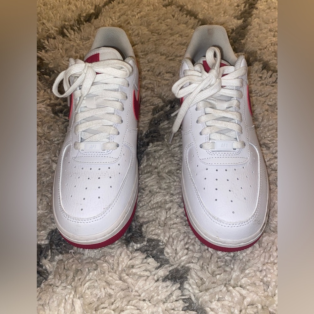Nike Women's Air Force 1 '07 Shoes, gently pre-owned w/ box, 8.5